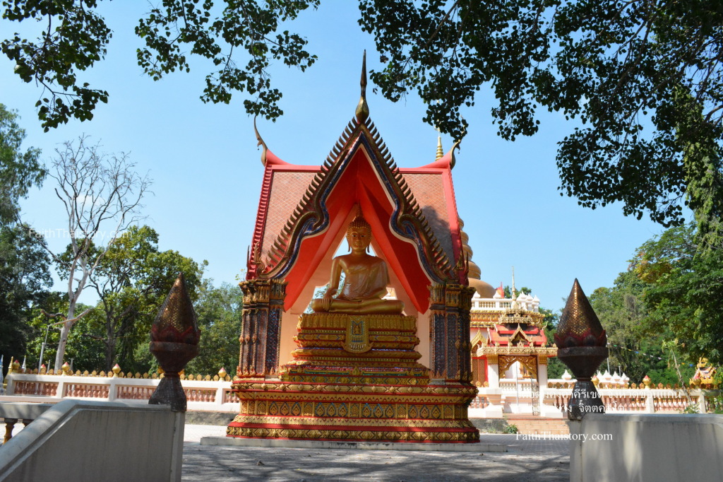 พระพุทธรูป หน้าพระเจดีย์ชัยมงคล